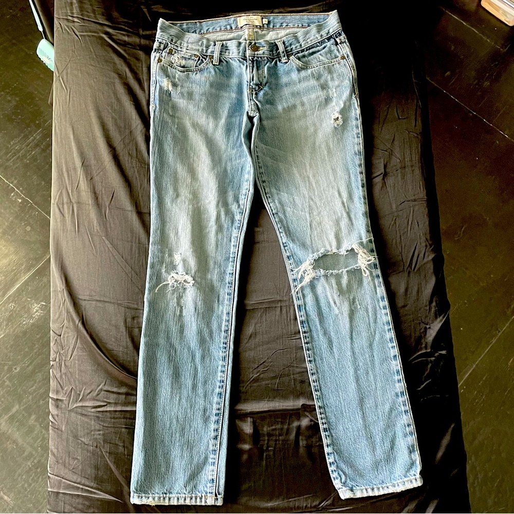 Girls/Woman’s Abercrombie & Fitch Distressed Jeans SZ 2/S